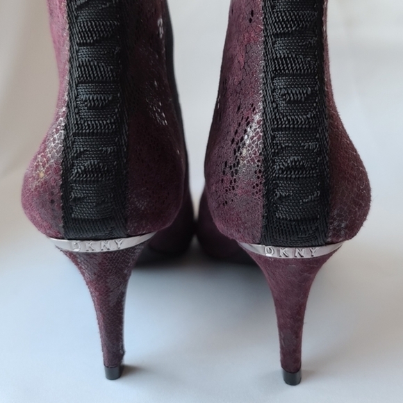 DKNY New Alani Booties Garnet Red Leather Slip On Snake Print Heel Size 7.5 - Picture 8 of 16
